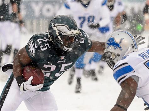 Top Photos From The Eagles Lions Snow Bowl Philadelphia Magazine Top Photos From The Eagles Lions Snow Bowl Philadelphia Magazine